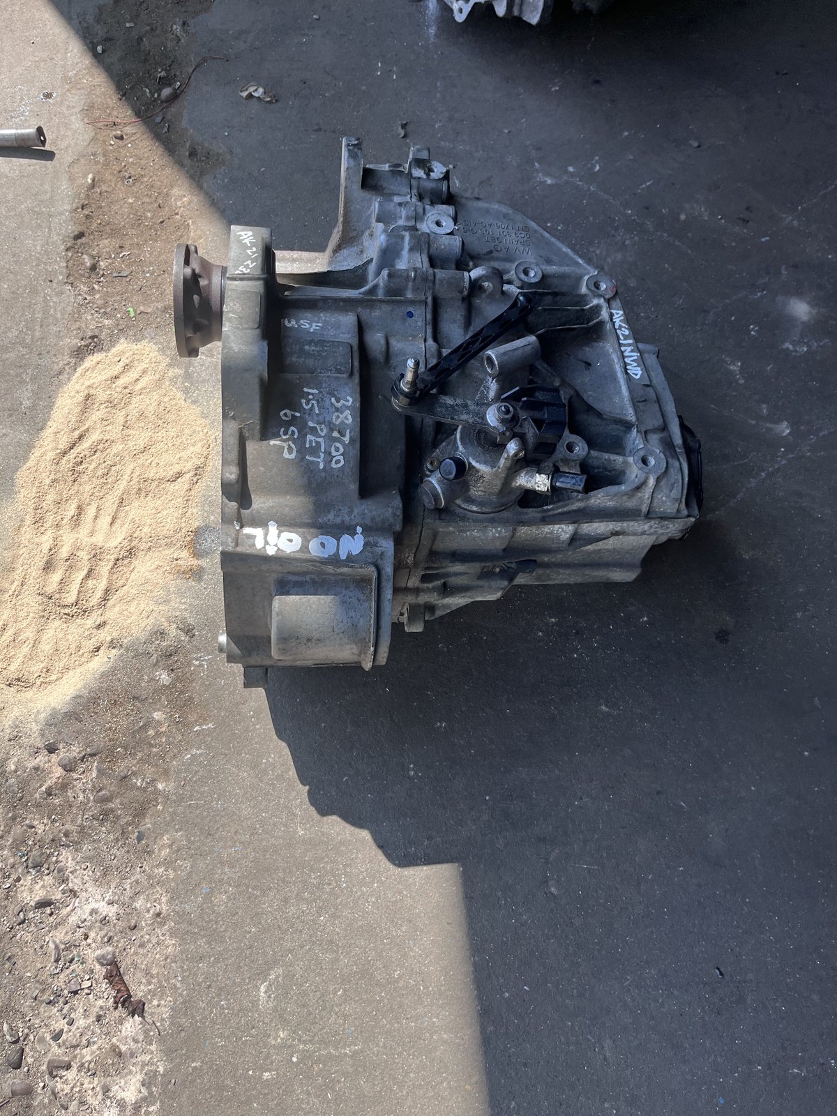 VOLKES WAGO GOLF MK8 GEARBOX photo 3