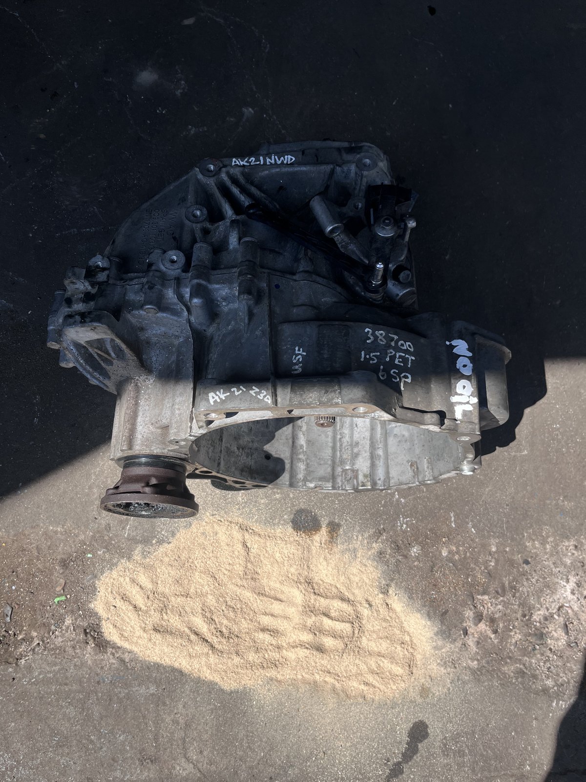 VOLKES WAGO GOLF MK8 GEARBOX photo 5