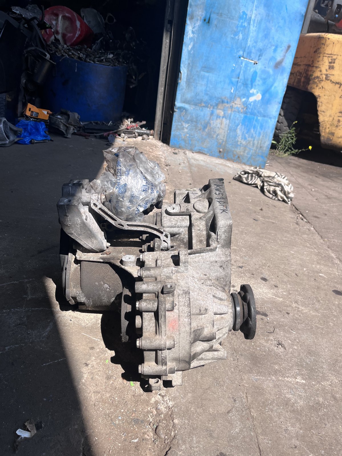 volkes wagon golf mk6 2liter diesel 5 speed maniual gearbox photo 2