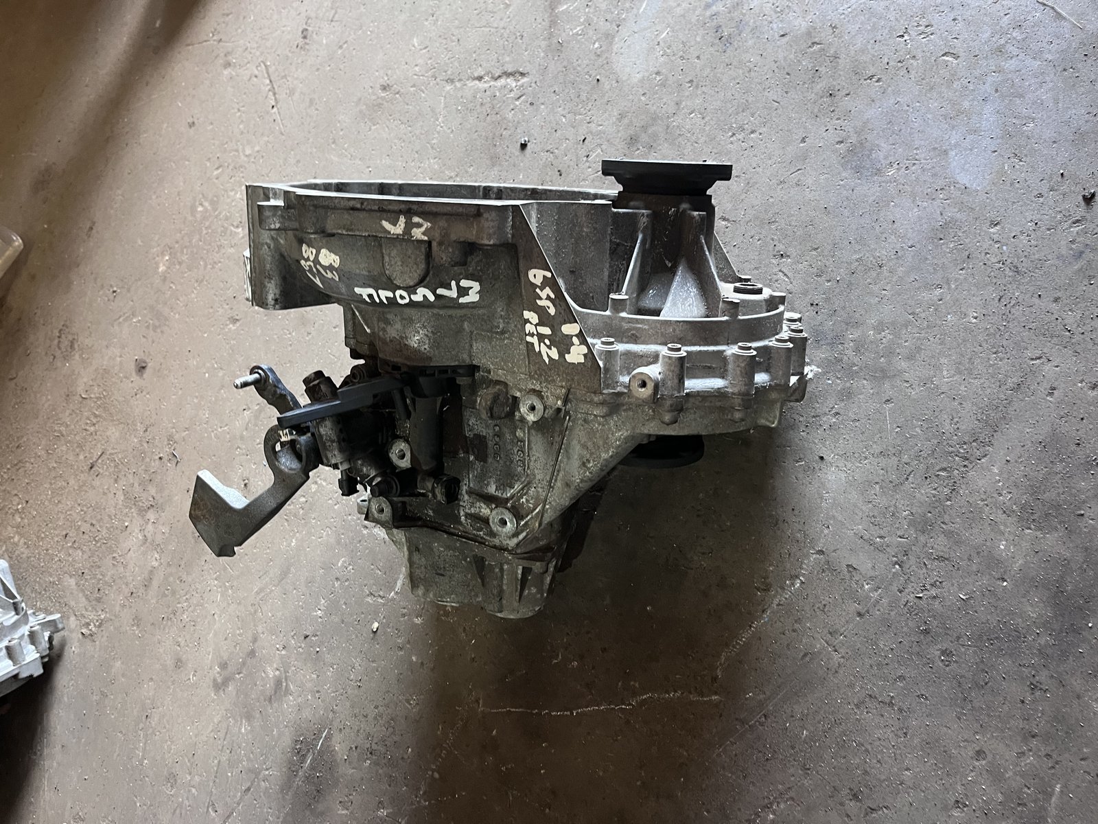 1.4 1.2 PETROL 6SPEED MANIUAL GEARBOX photo 2