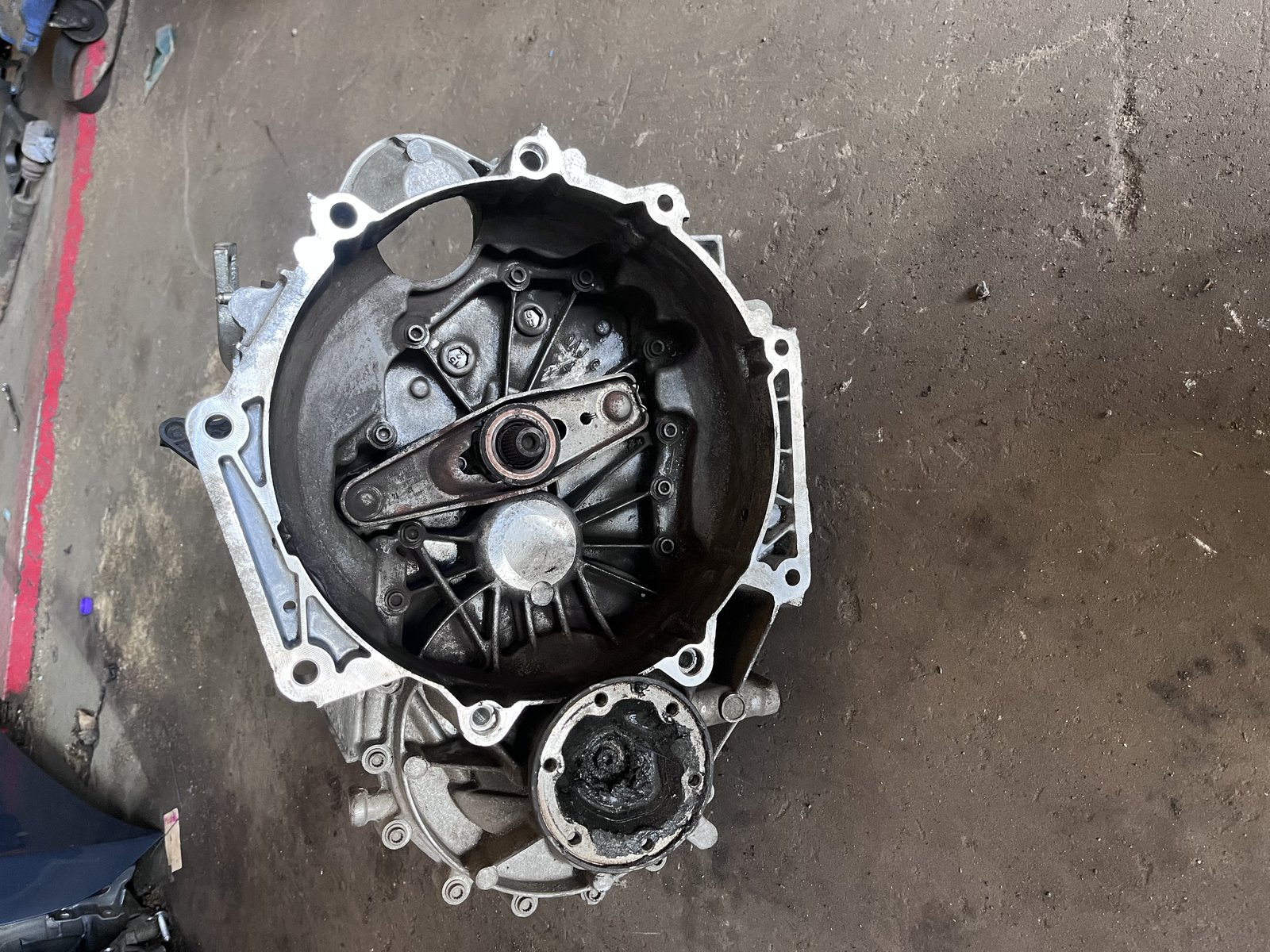 1.4 1.2 PETROL 6SPEED MANIUAL GEARBOX