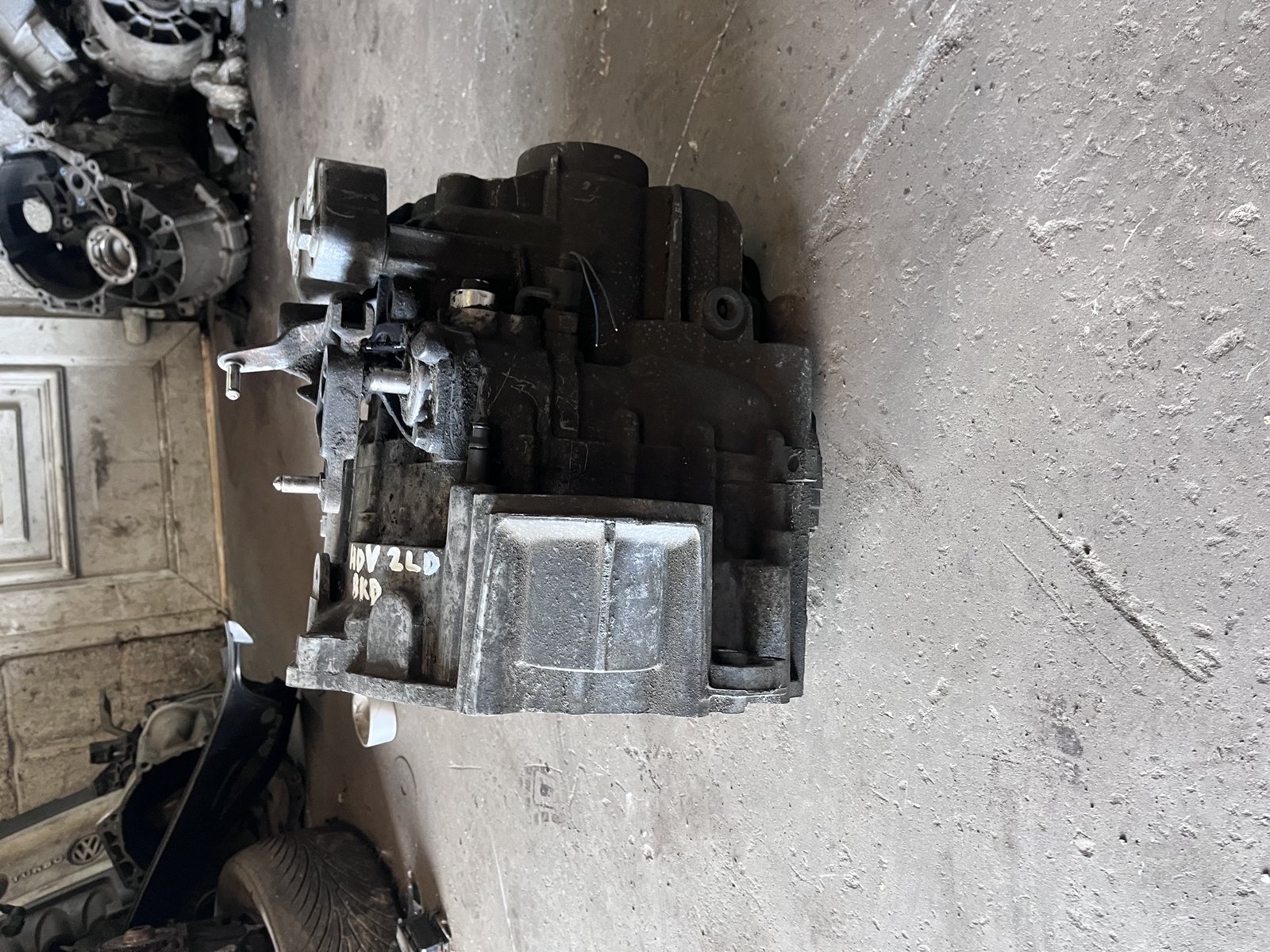 VW GOLF MK5 PASSAT B6 2LITER DIESEL 6 SPEED MANIUAL GEARBOX photo 3