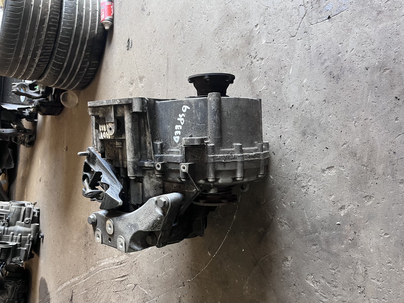 VW GOLF MK5 PASSAT B6 2LITER DIESEL 6 SPEED MANIUAL GEARBOX photo 2