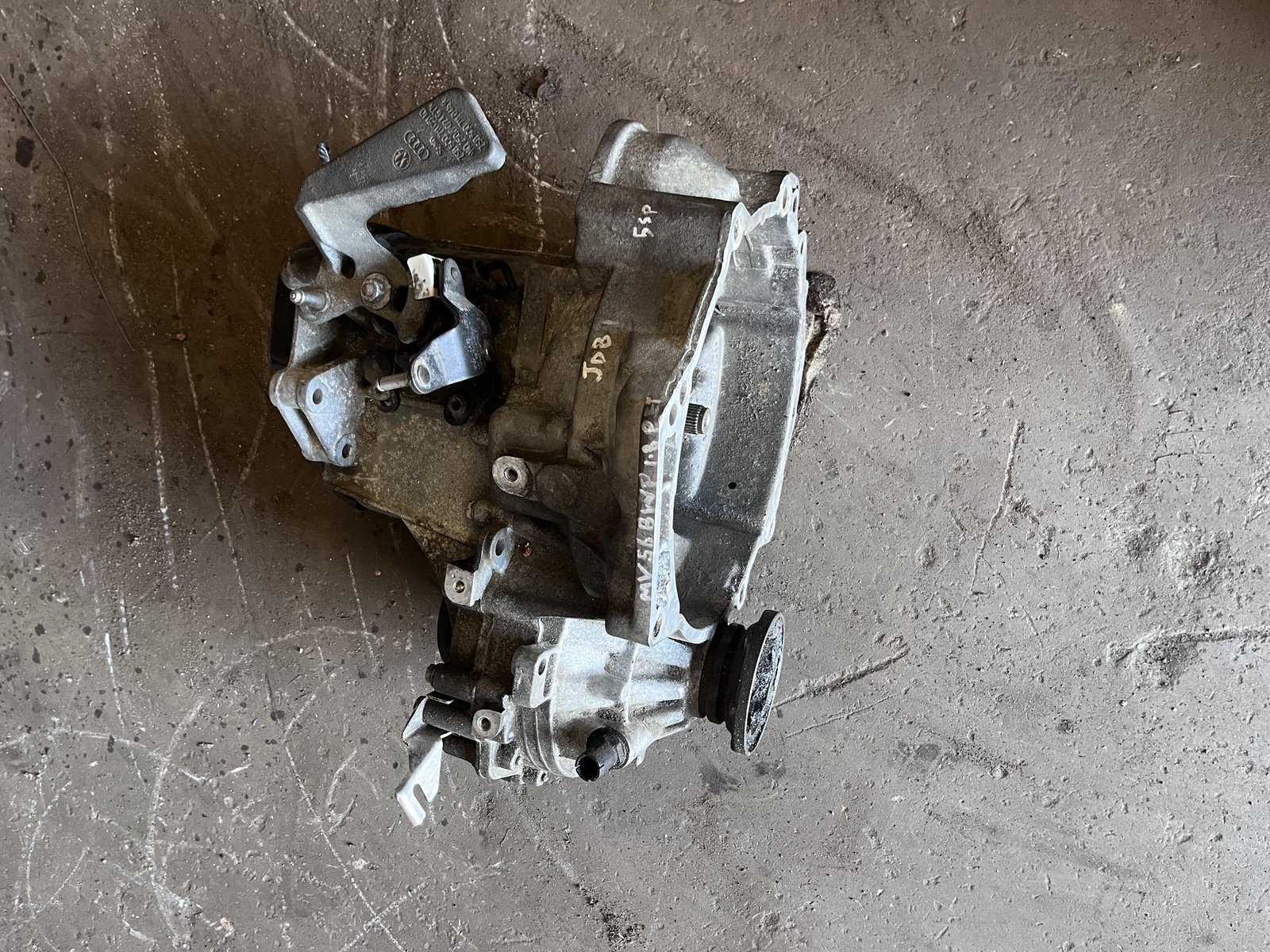 VW  POLO 9N 1.8 PETRO 5SPEED MANIUA GEARBOX JDBL GEARBOX photo 5