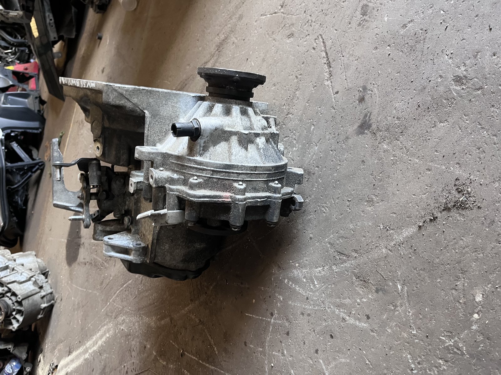 VW  POLO 9N 1.8 PETRO 5SPEED MANIUA GEARBOX JDBL GEARBOX photo 2