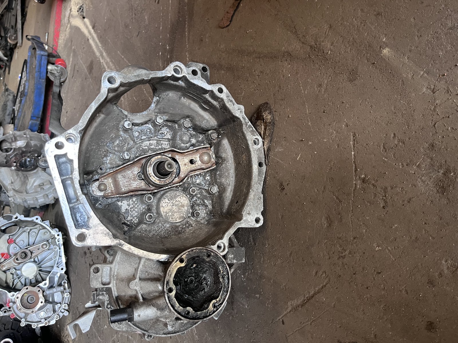 VW  POLO 9N 1.8 PETRO 5SPEED MANIUA GEARBOX JDBL GEARBOX