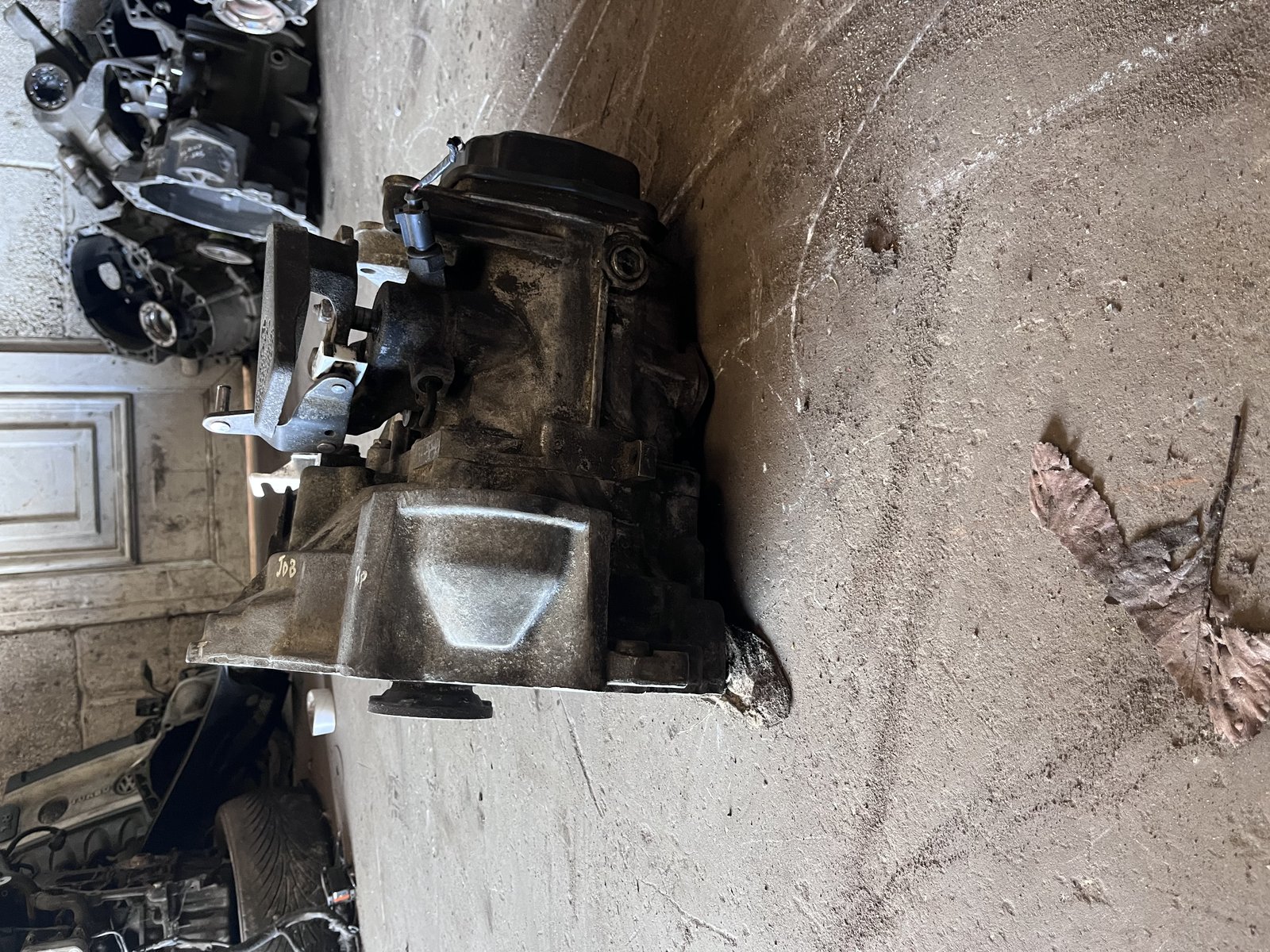 VW  POLO 9N 1.8 PETRO 5SPEED MANIUA GEARBOX JDBL GEARBOX photo 3