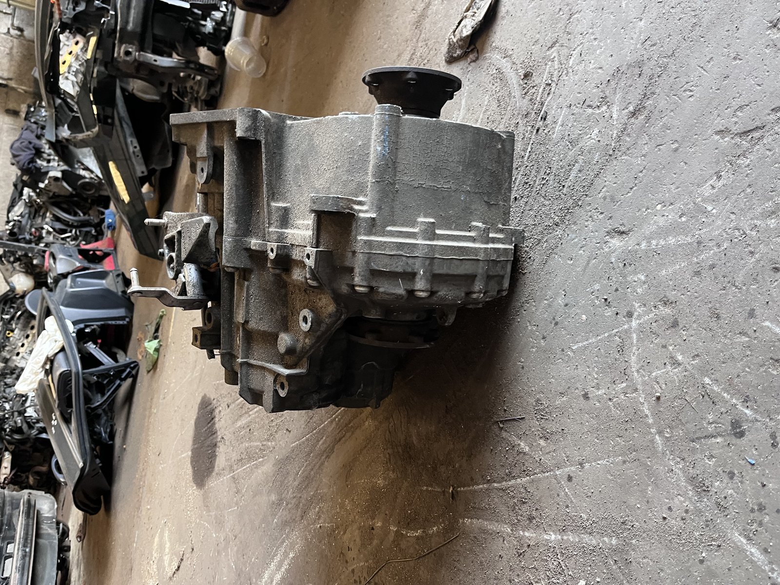 VW GOLF PASSAT B6 2LITER DIESEL 6 SPEED MANIUAL GEARBOX photo 2