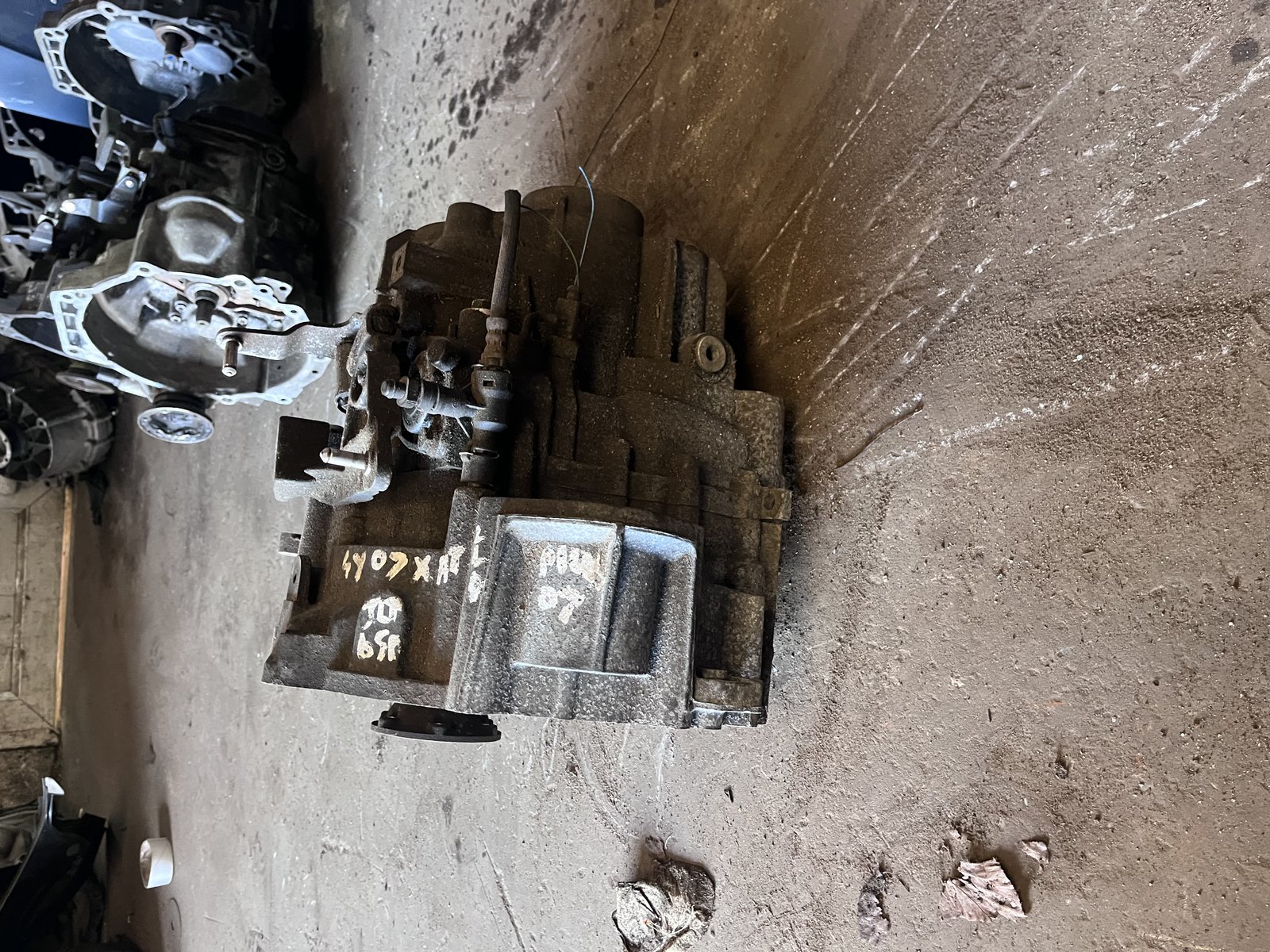 VW GOLF PASSAT B6 2LITER DIESEL 6 SPEED MANIUAL GEARBOX photo 3