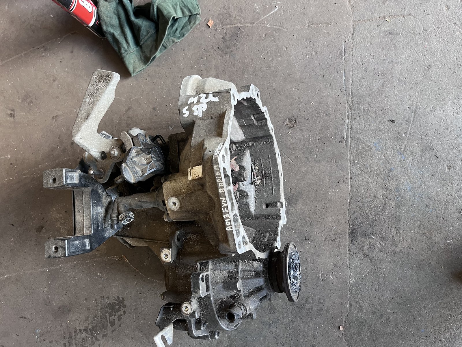 2013 SKODA RAPID 1.6 DIESEL 5 SPEED GEARBOX MZL photo 5