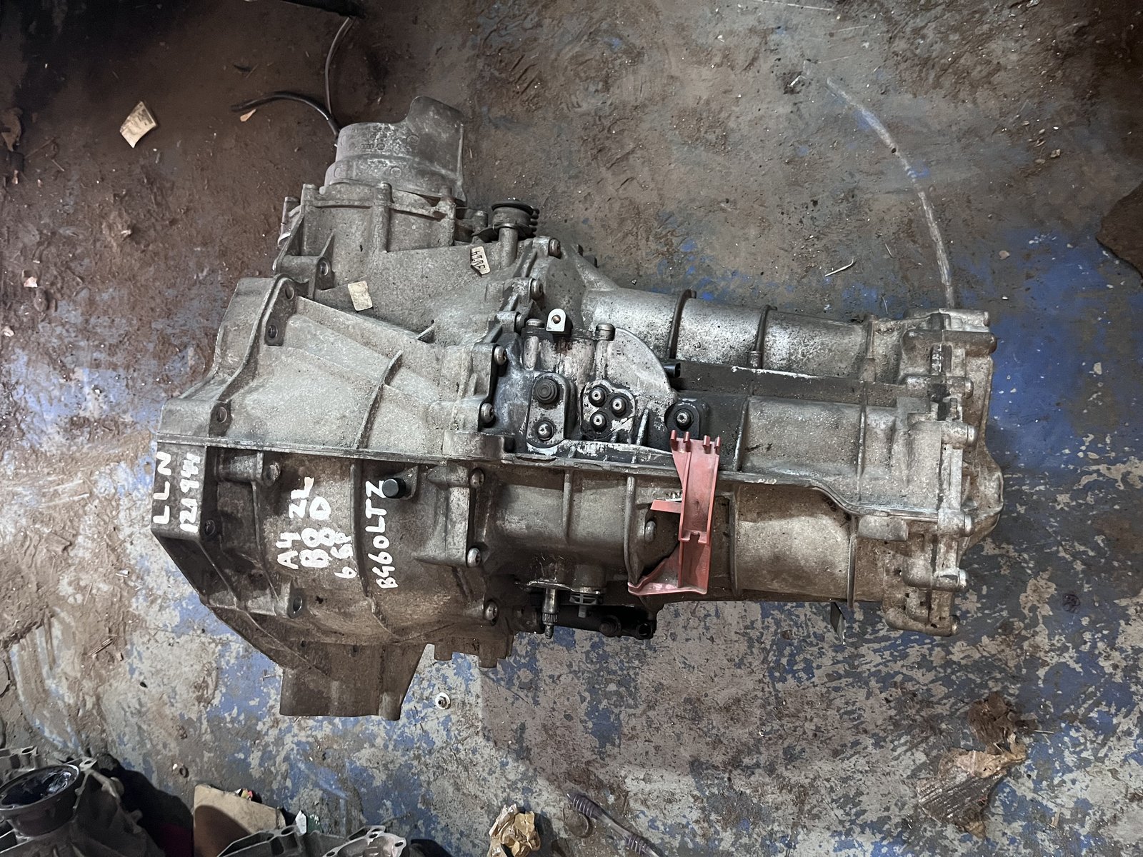 AUDI A4 B8 2L 6SPEED MANIUAL GEARBOX LLN photo 5