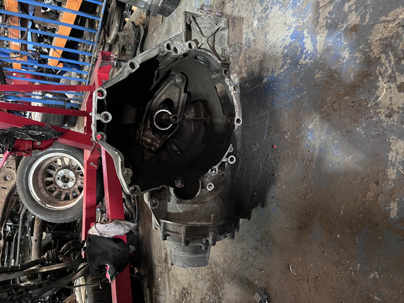 AUDI A4 B8 2L 6SPEED MANIUAL GEARBOX LLN