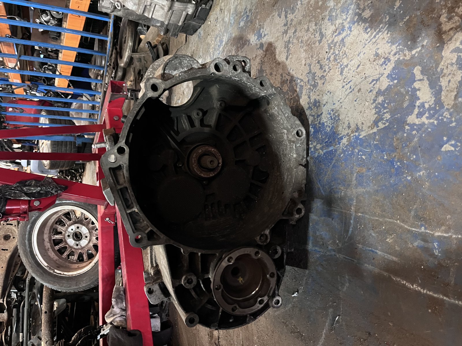 GOLF MK5 6 SPEED 2LITER DIESEL 6 SPEED MANIUAL GEARBOX HDV