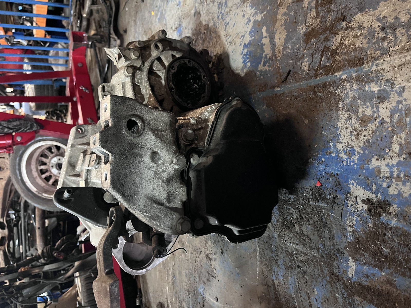 MK6 GOLF 2L DIESEL 5 SPEED MANIUAL GEARBOX KQM photo 3