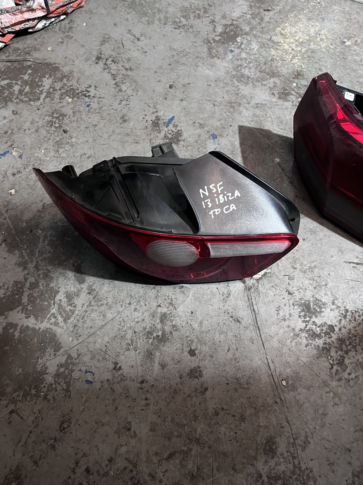 2013 IBIZA 3 DOOR 6J NSR REARLIGHTS photo 2
