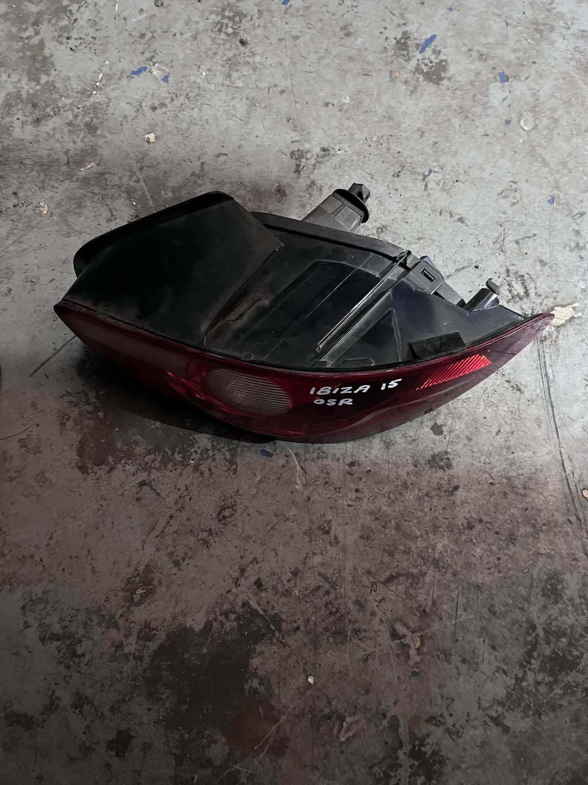 IBIZA 6J 3 DOOR OSR REARLIGHTS photo 2
