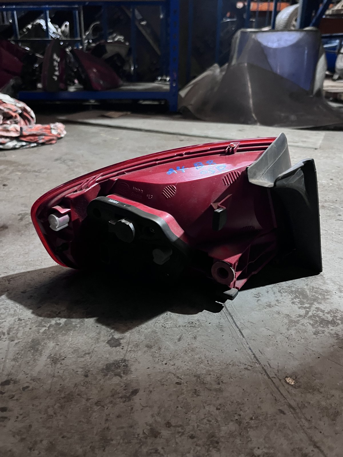 AUDI A4 B8 OSR TAILLIGHT  photo 4