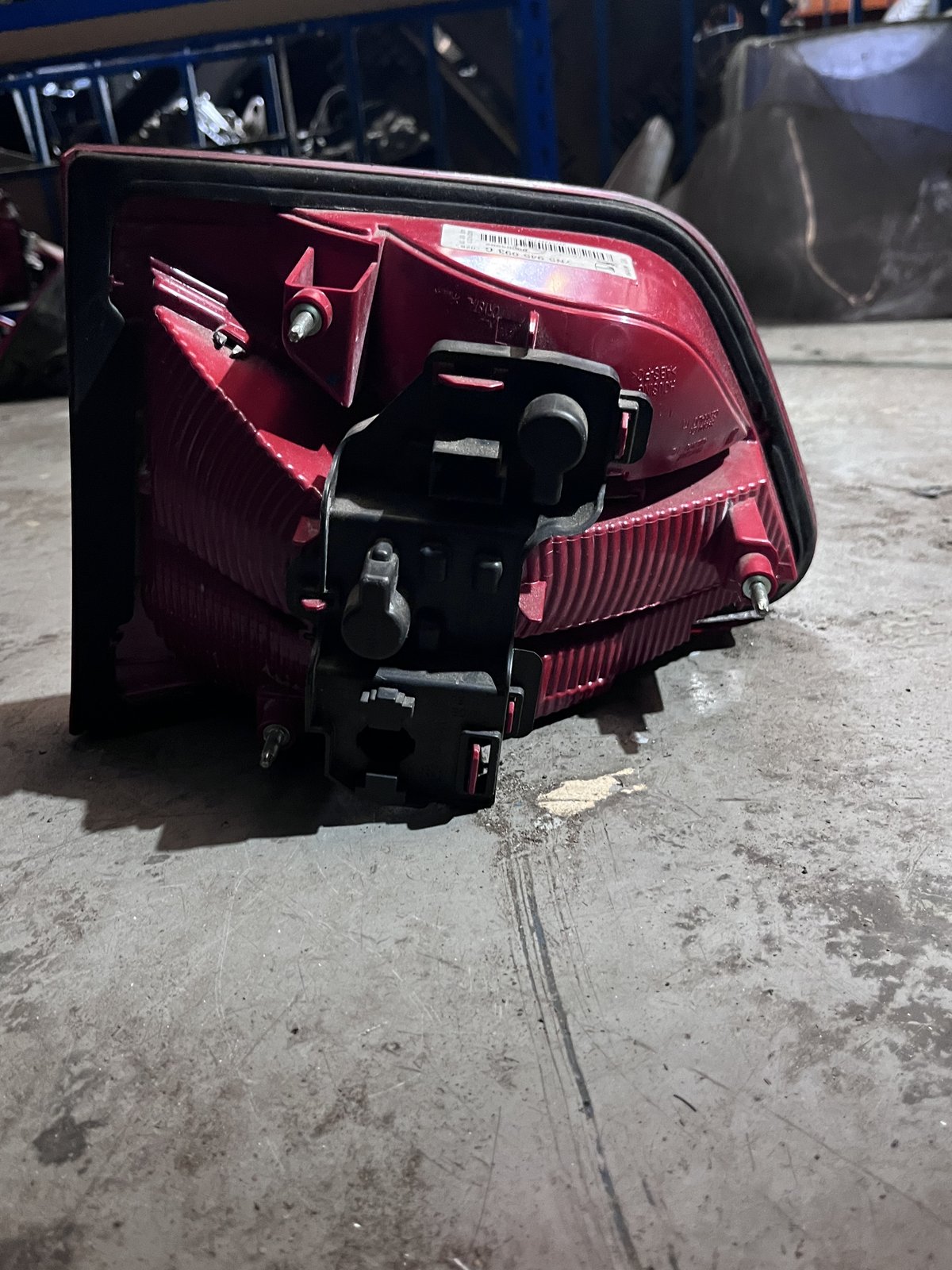 2014 SEAT ALHAMBR NSR HALOGEN TAILLIGHT photo 3