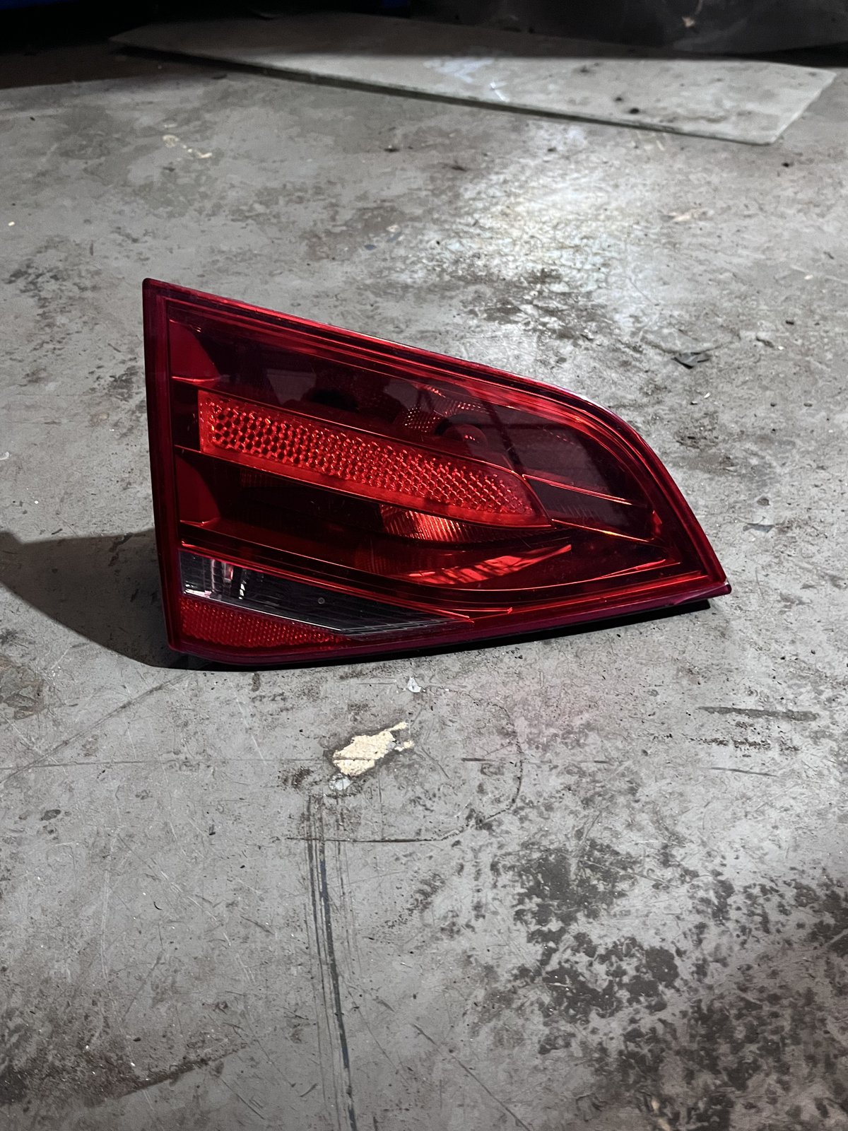 AUDI A4  B8 NSR TAILLIGHT 