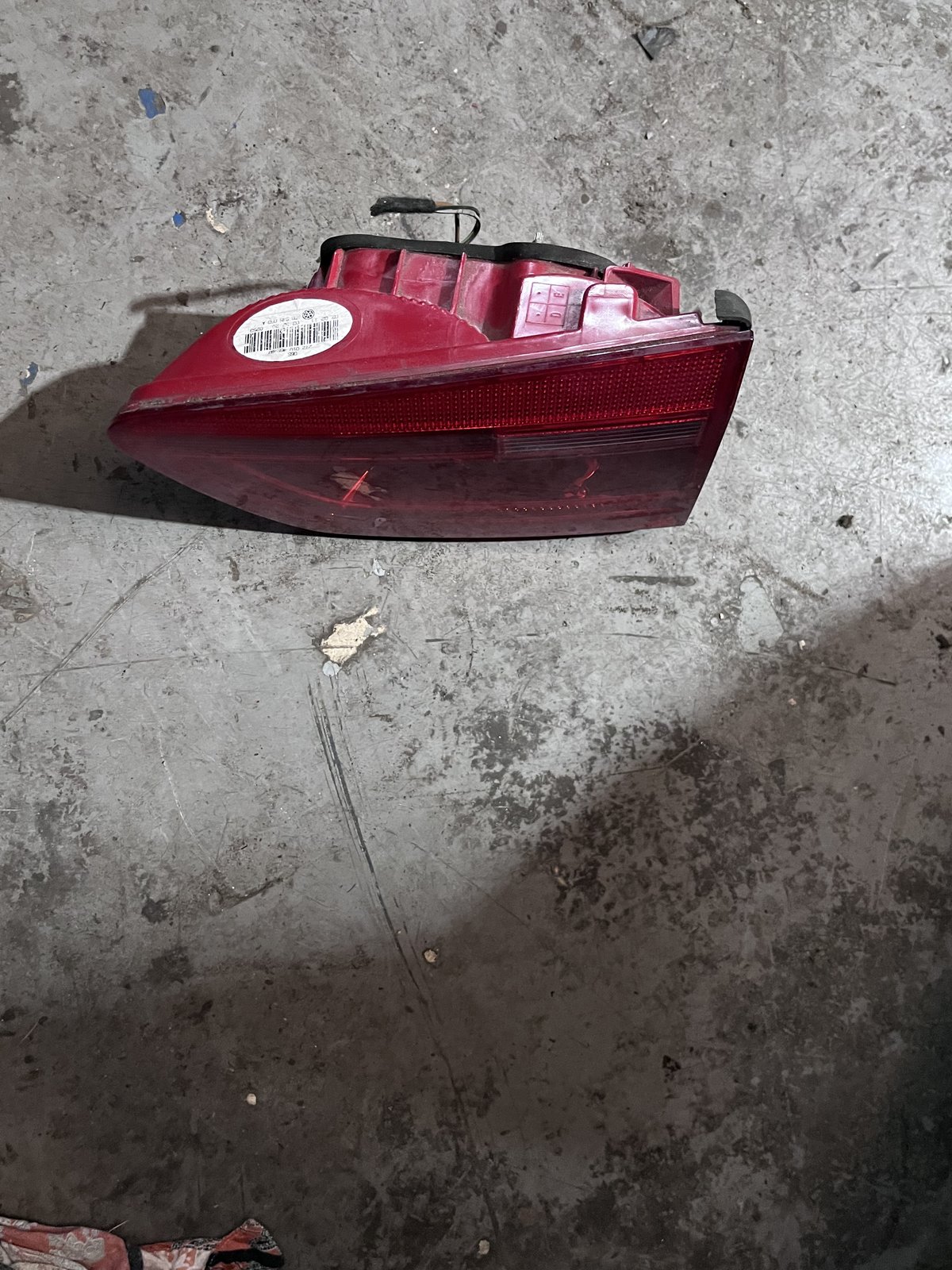 2014 VW TOURAN NSR TAIL LIGHT 1T photo 2