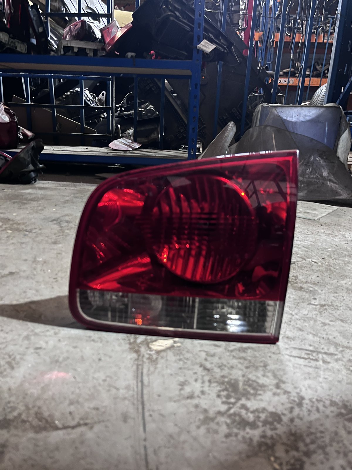 2008 VW TOURAN OSR TAIILLIGHT 1T