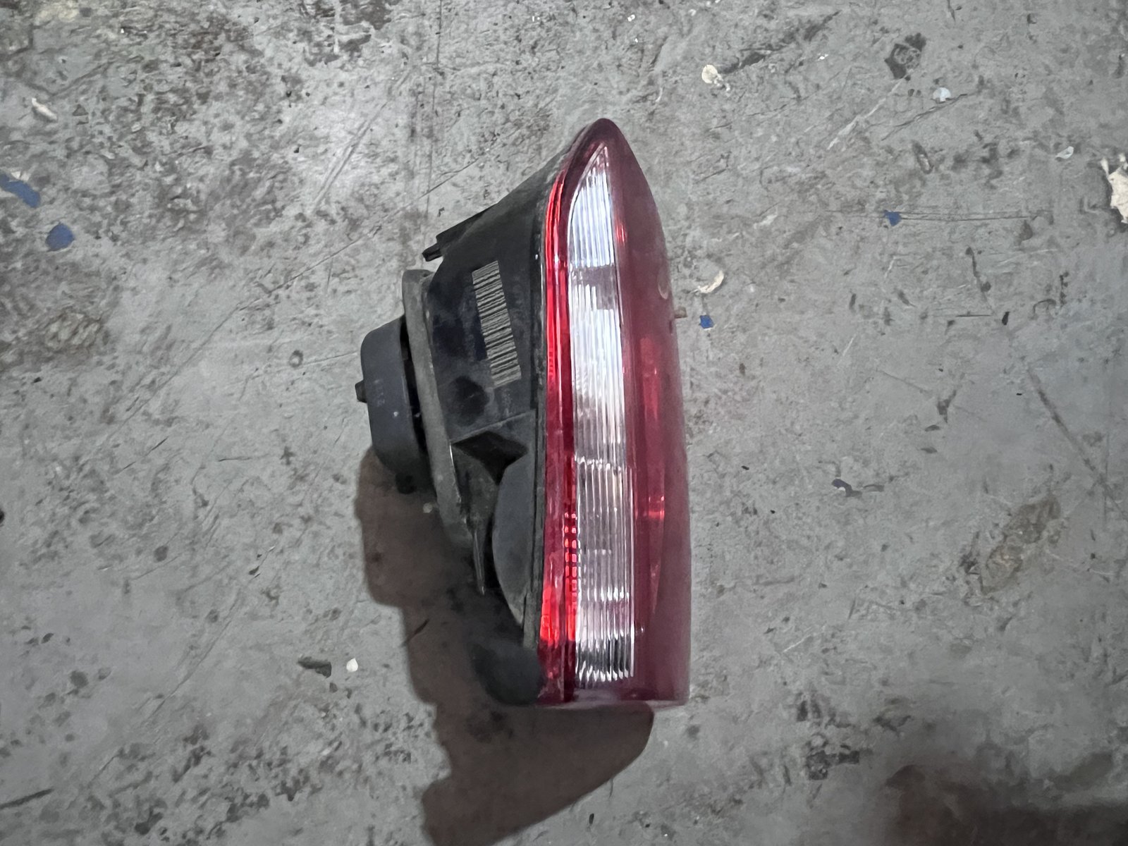 VW GOLF M6 osr TAIL LIGHT  photo 3