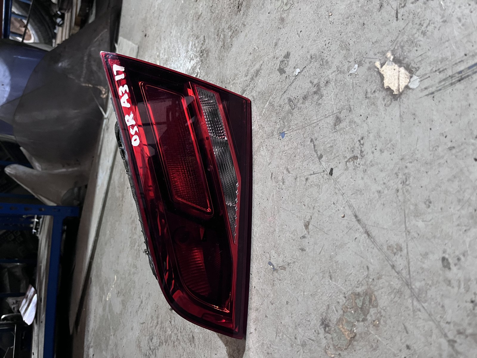 AUDI A3 8V SPORTBACK osr TAIL LIGHT 
