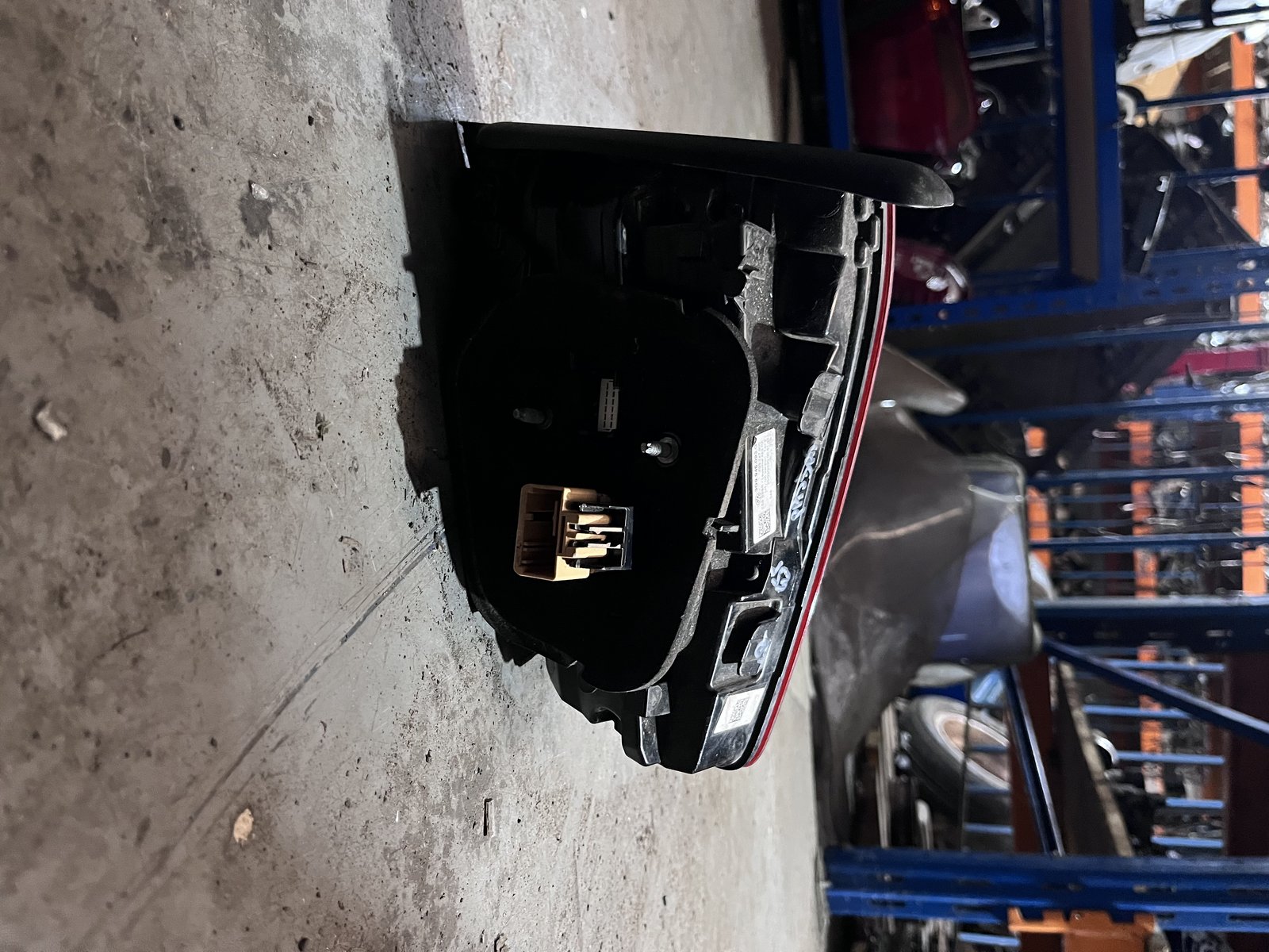 VW PASSAT B8 ESTATE NSR LED TAIL LIGHT photo 4