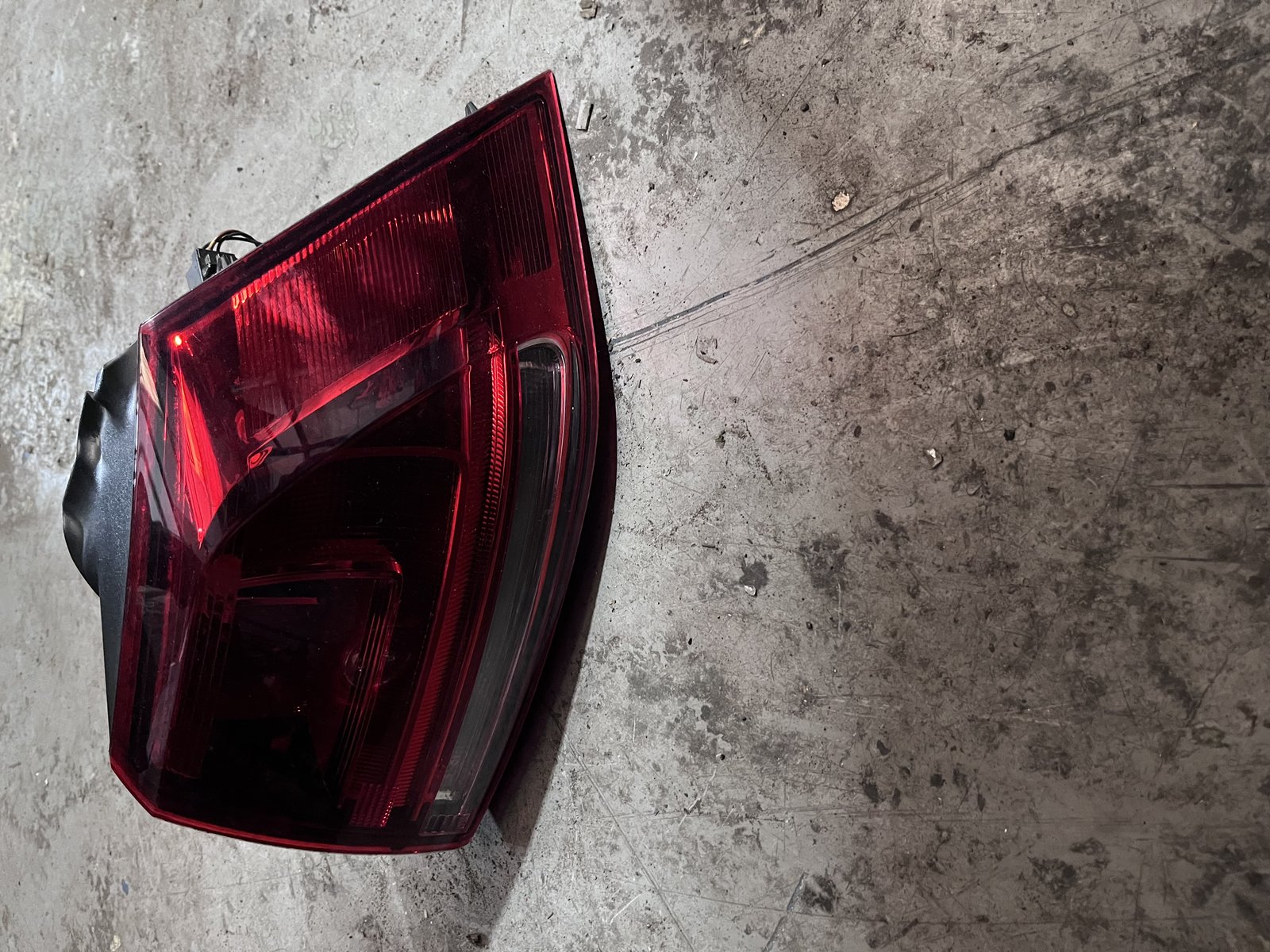 VW GOLF MK7 HATCHBACK OSR OUTER LIGHT 