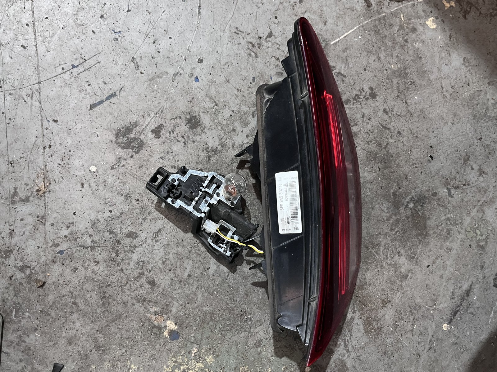 SEAT LEON MK3 OSR TAIL LIGHT 3 DOOR photo 3