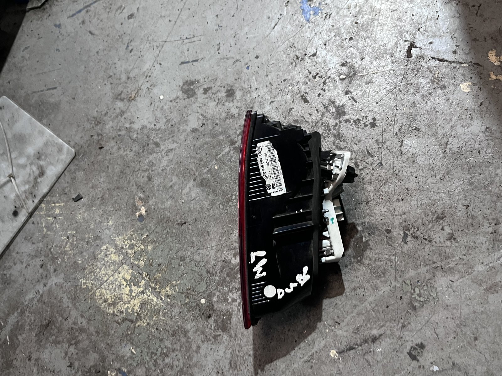 VW GOLF MK7 OSR TAIL LIGHT  photo 3