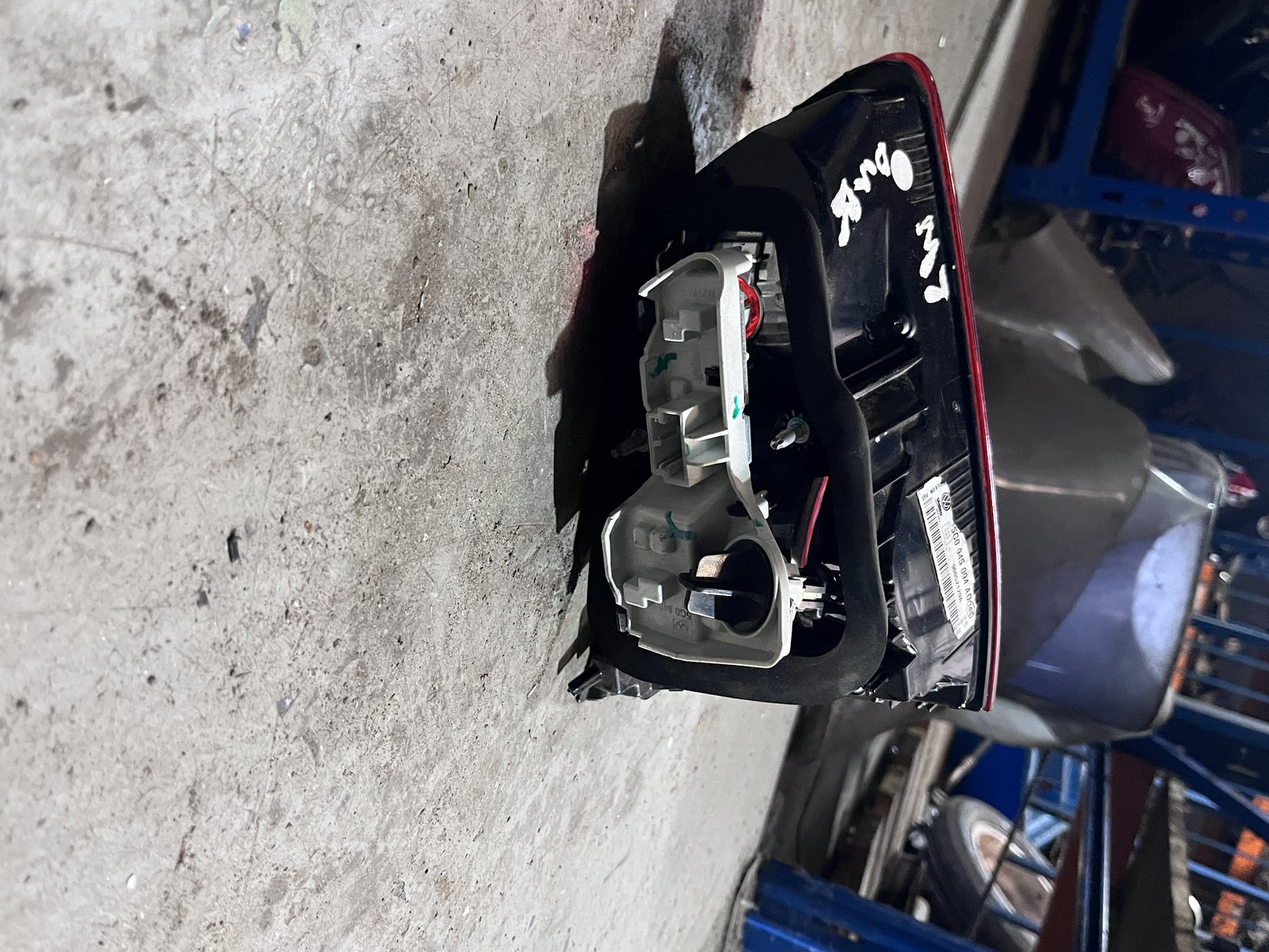 VW GOLF MK7 OSR TAIL LIGHT  photo 4