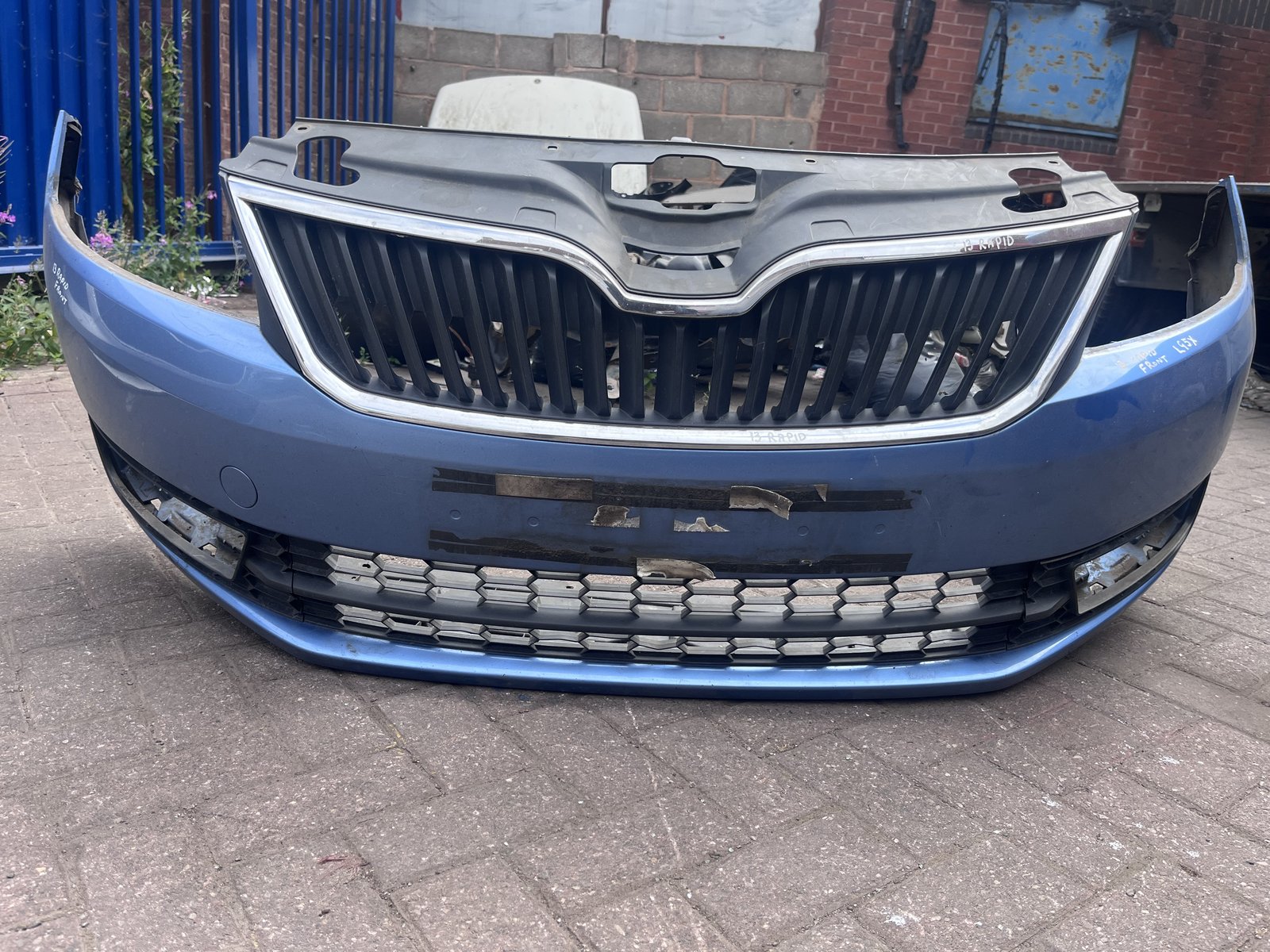 2013 SKODA RAPID FRONT BUMPER BLUE LG5X 