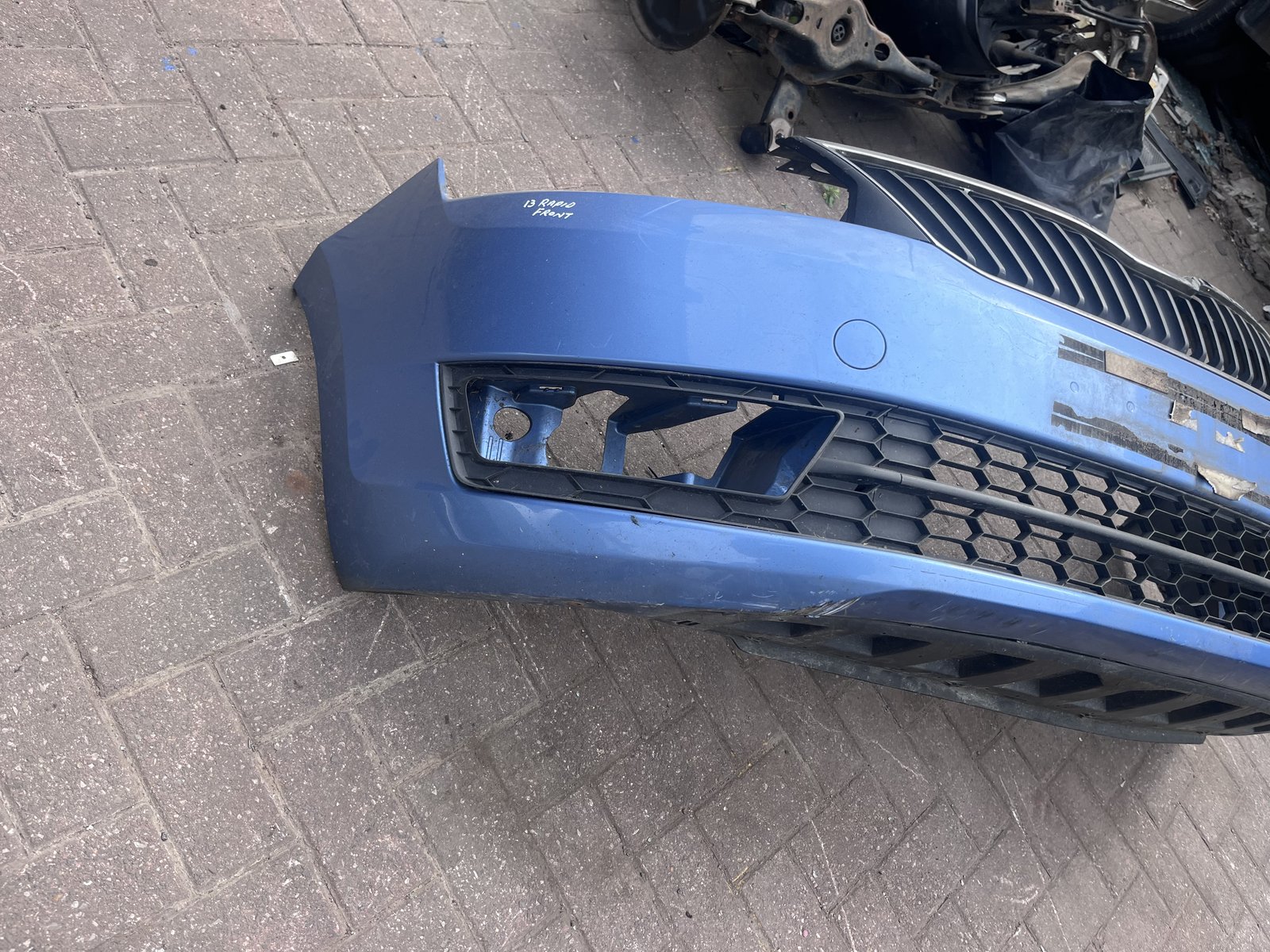 2013 SKODA RAPID FRONT BUMPER BLUE LG5X  photo 6