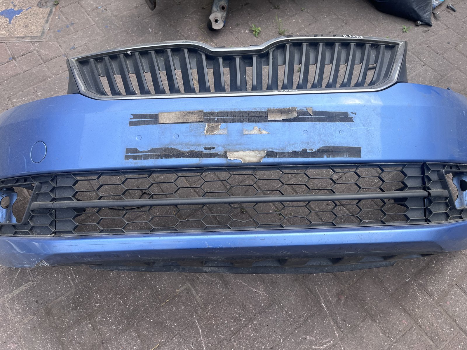 2013 SKODA RAPID FRONT BUMPER BLUE LG5X  photo 4