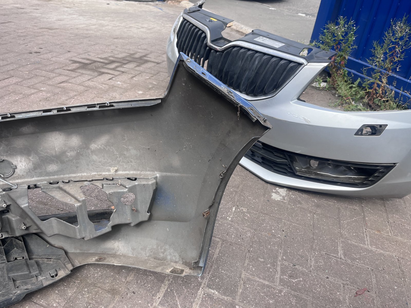 2013 SKODA RAPID FRONT BUMPER BLUE LG5X  photo 7