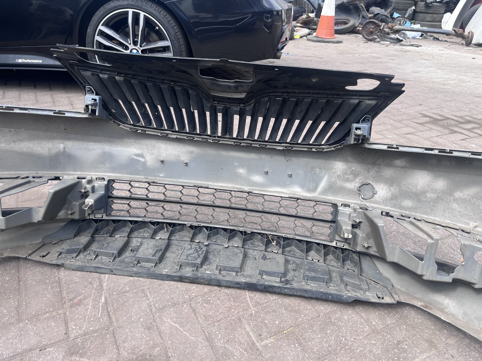 2013 SKODA RAPID FRONT BUMPER BLUE LG5X  photo 8