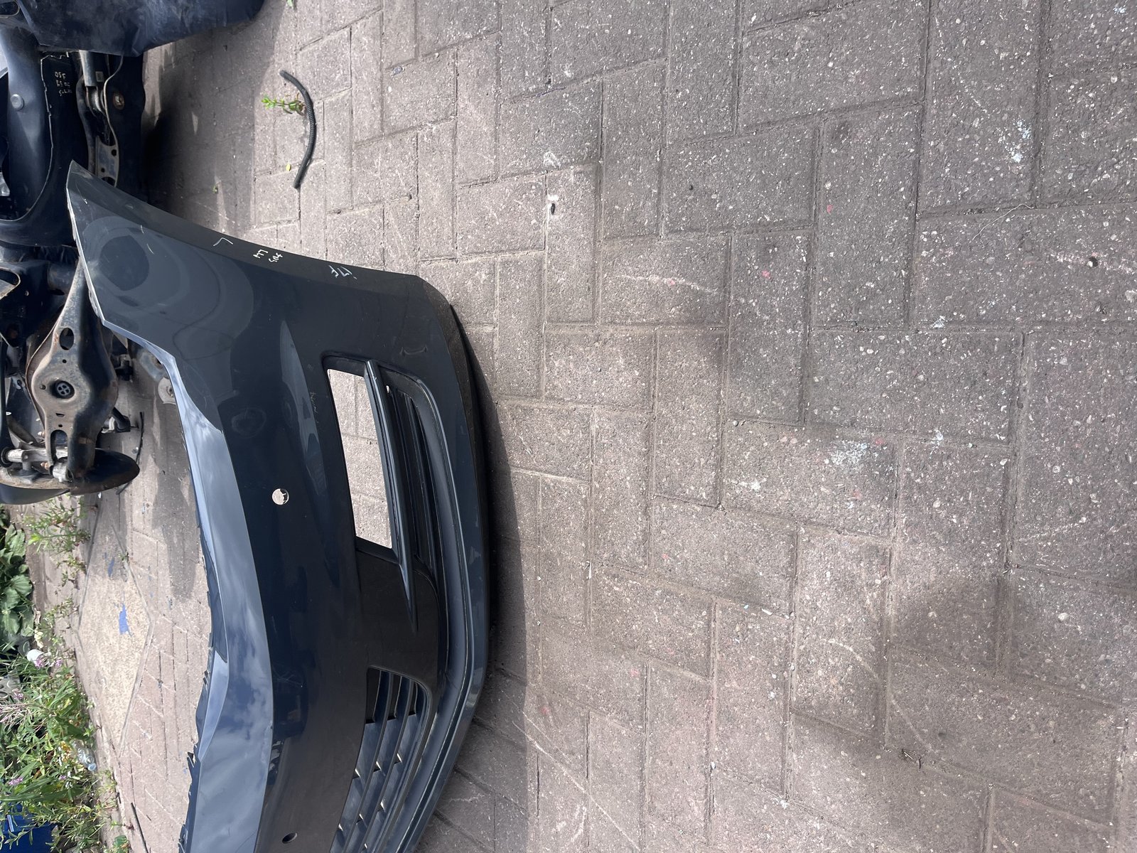 VW GOLF MK-7 FRONT BUMPER  URANO GREY I7F
