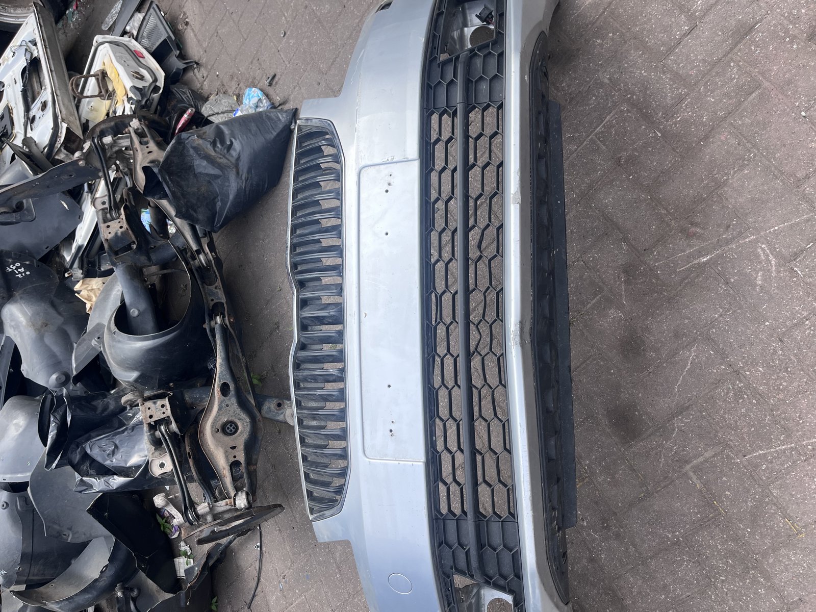 2014 SKODA OCTAVIA FRONT BUMPER SILVER LA7W photo 4