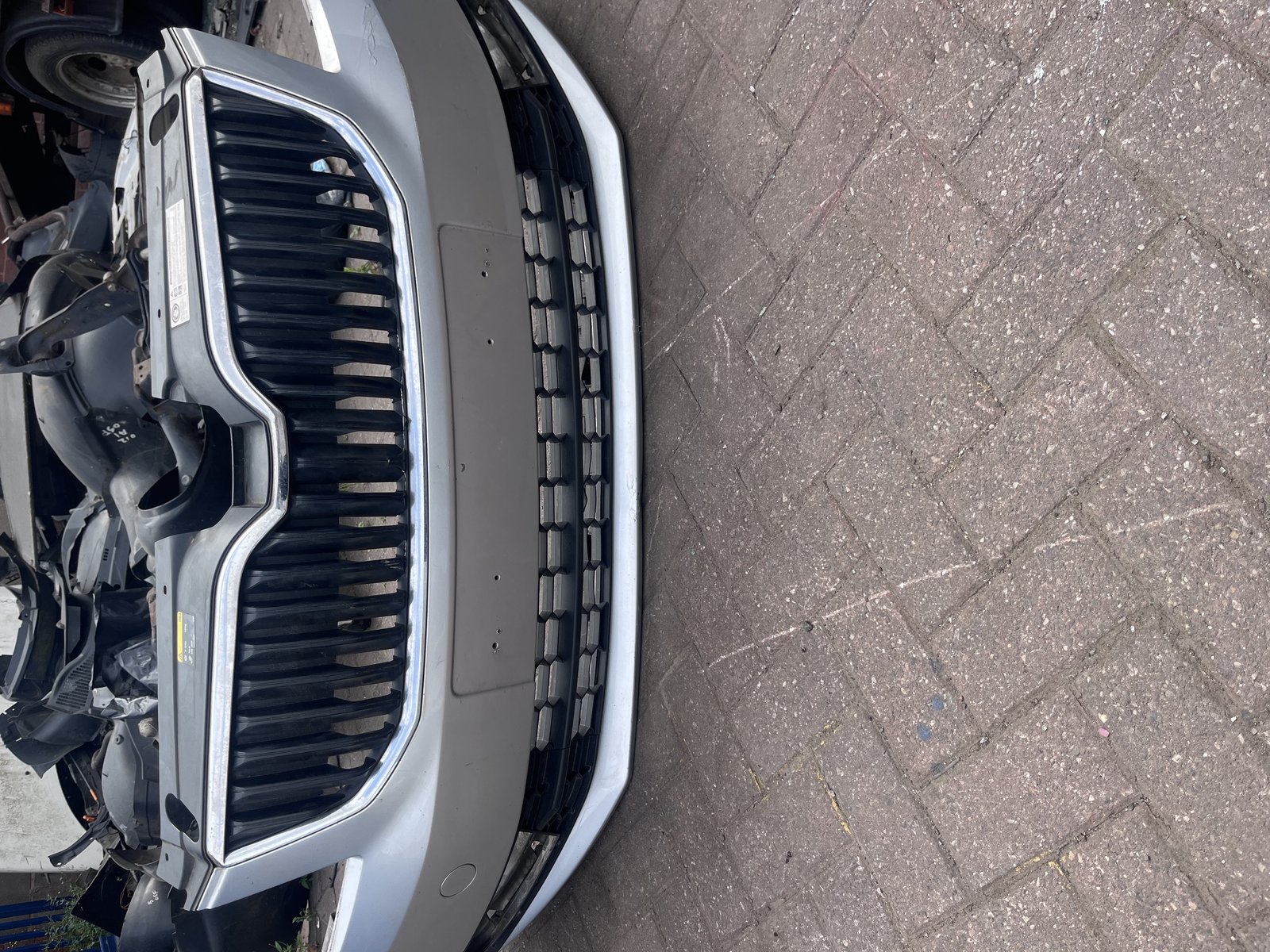2014 SKODA OCTAVIA FRONT BUMPER SILVER LA7W