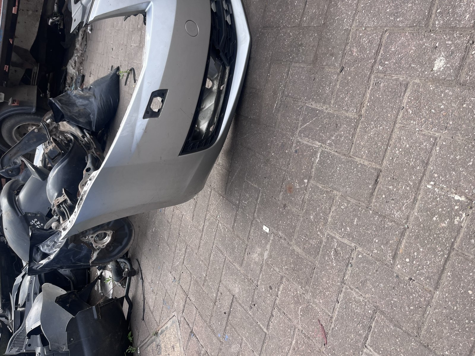 2014 SKODA OCTAVIA FRONT BUMPER SILVER LA7W photo 3