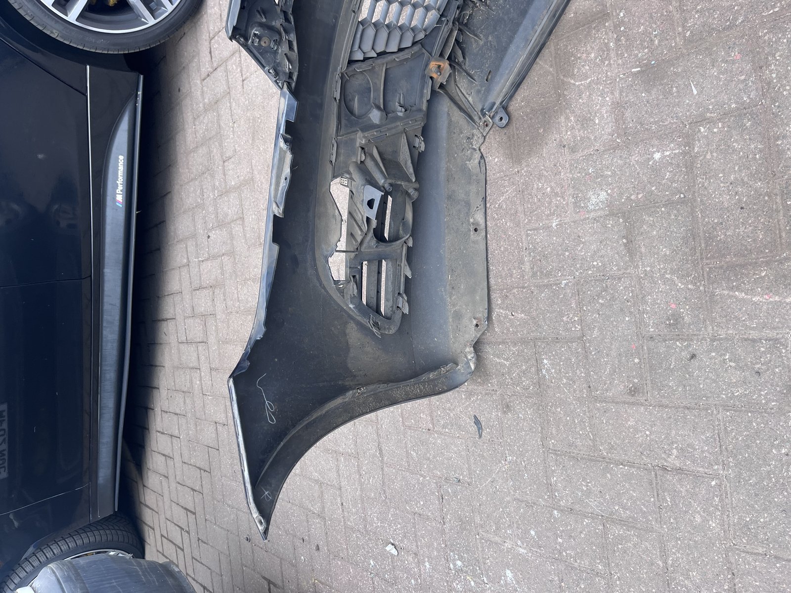 2011 VW SCRICO  FRONT BUMPER BLACK LC9X LC9X photo 9