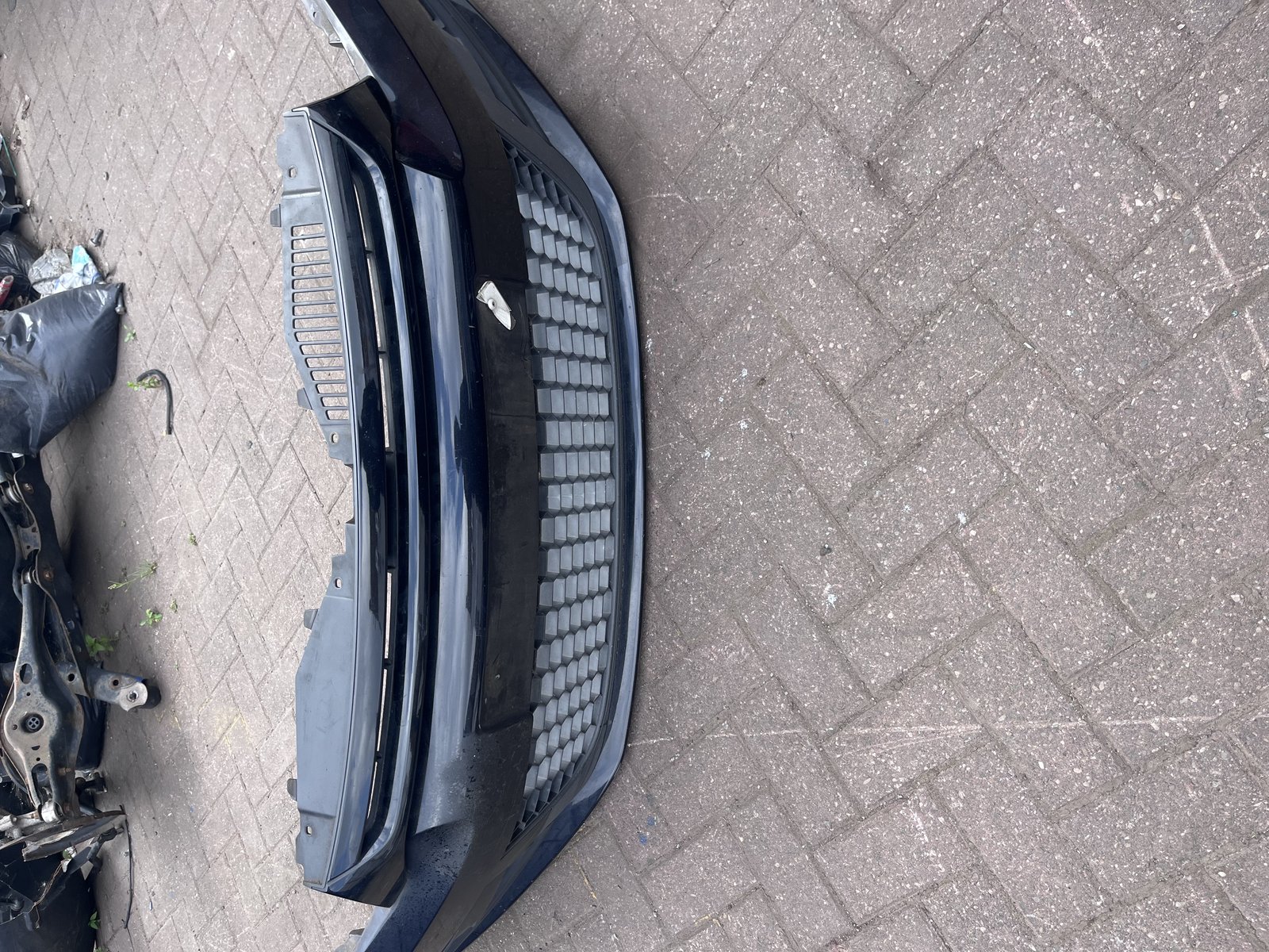 2011 VW SCRICO  FRONT BUMPER BLACK LC9X LC9X