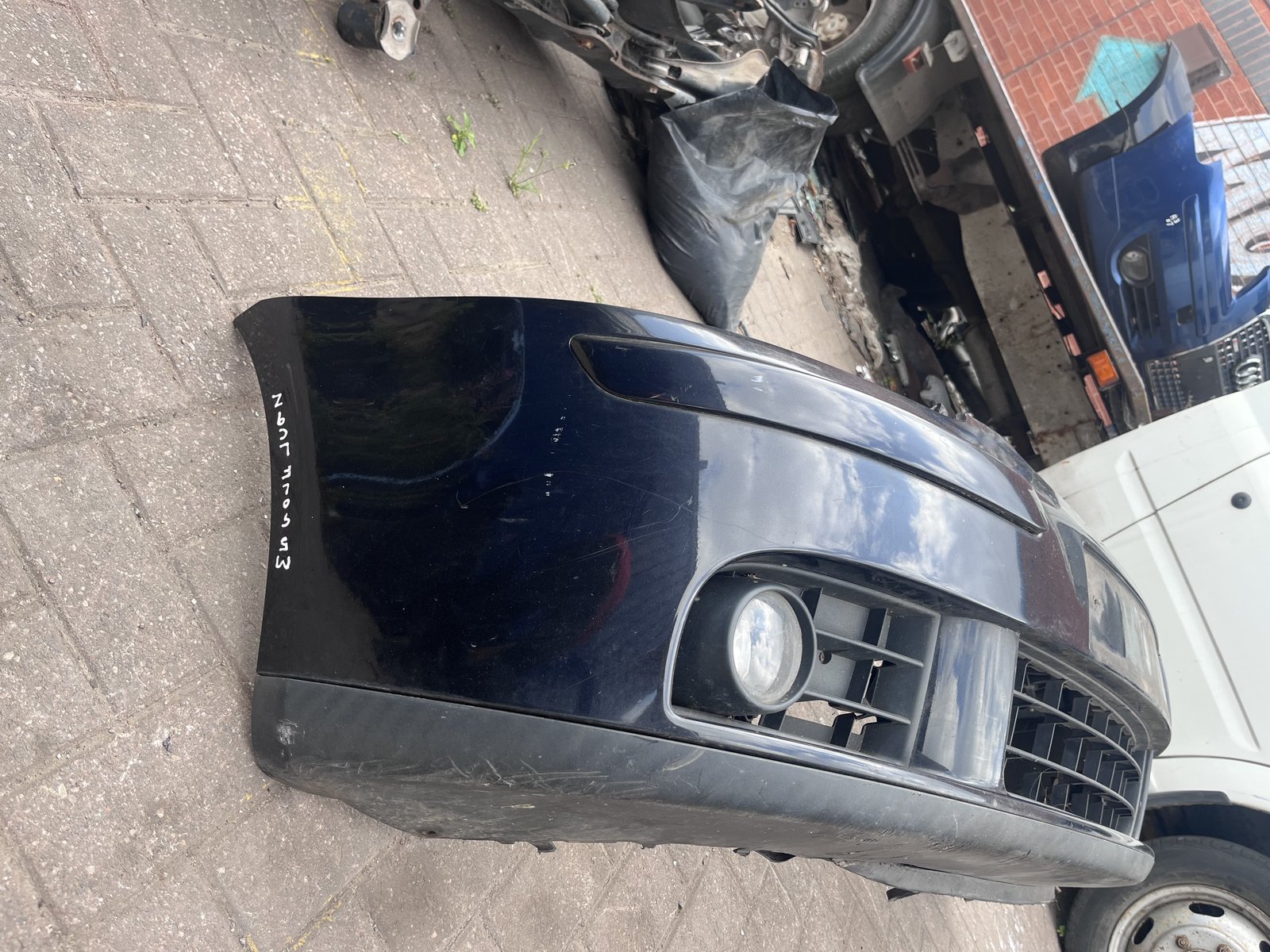 VW MK5 GOLF FRONT BUMBER BLACK LC9Z photo 6