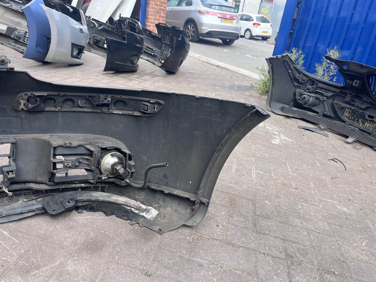 VW MK5 GOLF FRONT BUMBER BLACK LC9Z photo 8