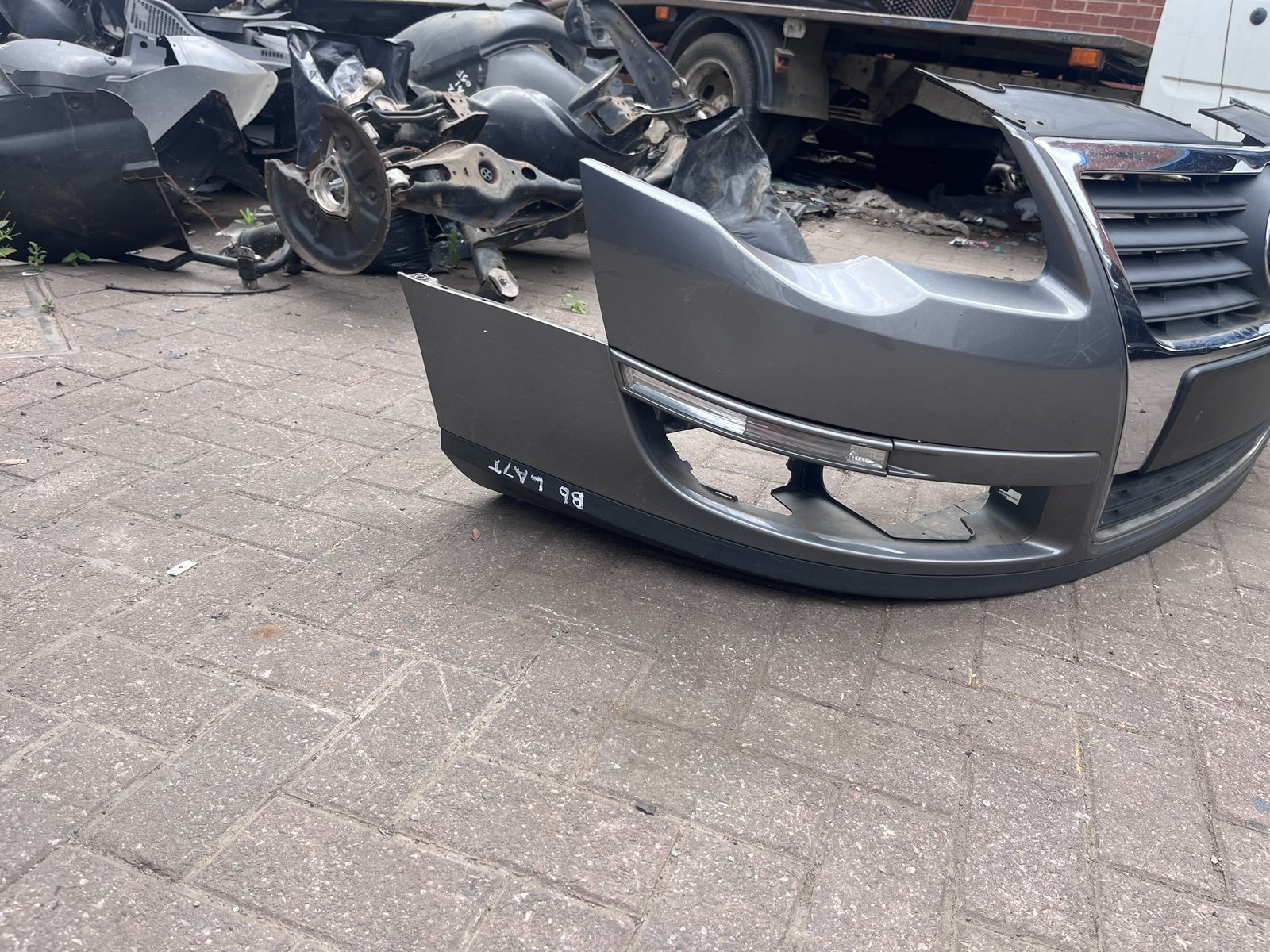 VW PASSAT B6 FRONT BUMPER GREY LA7T photo 3