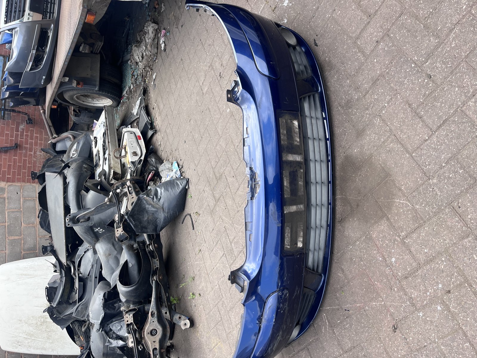2007 VW GOLF PLUS  FRONT BUMPER BLUE LD5Q