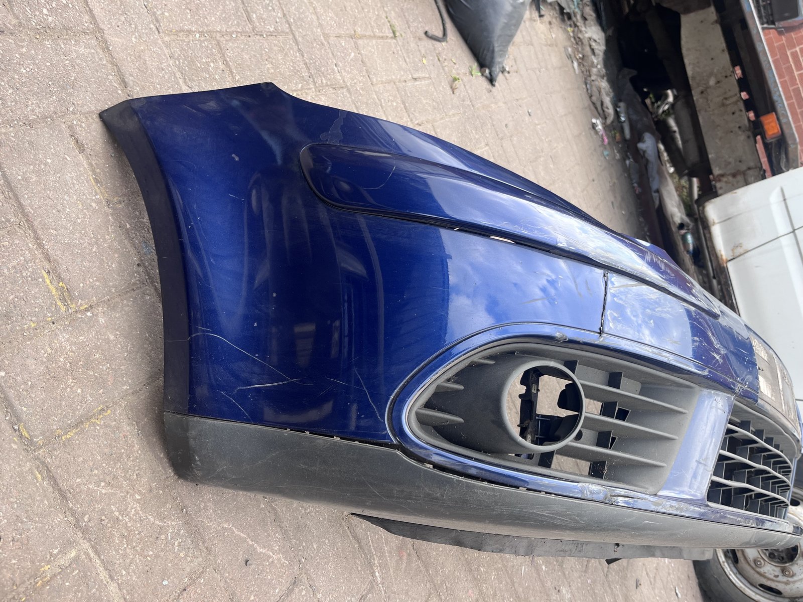 2007 VW GOLF PLUS  FRONT BUMPER BLUE LD5Q photo 6