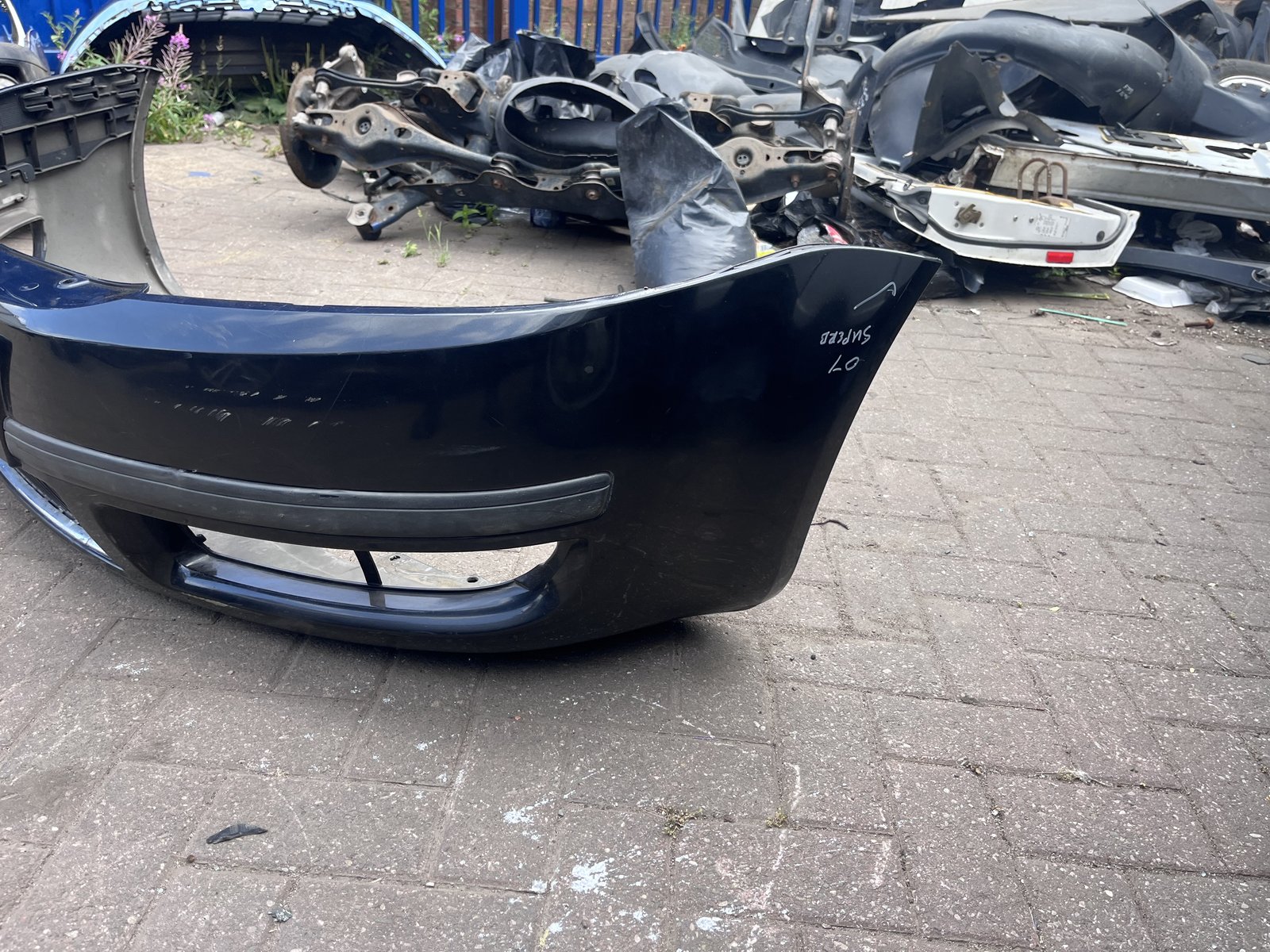 SKODA SUPERB 07 MK1 FRONT BUMPER photo 2
