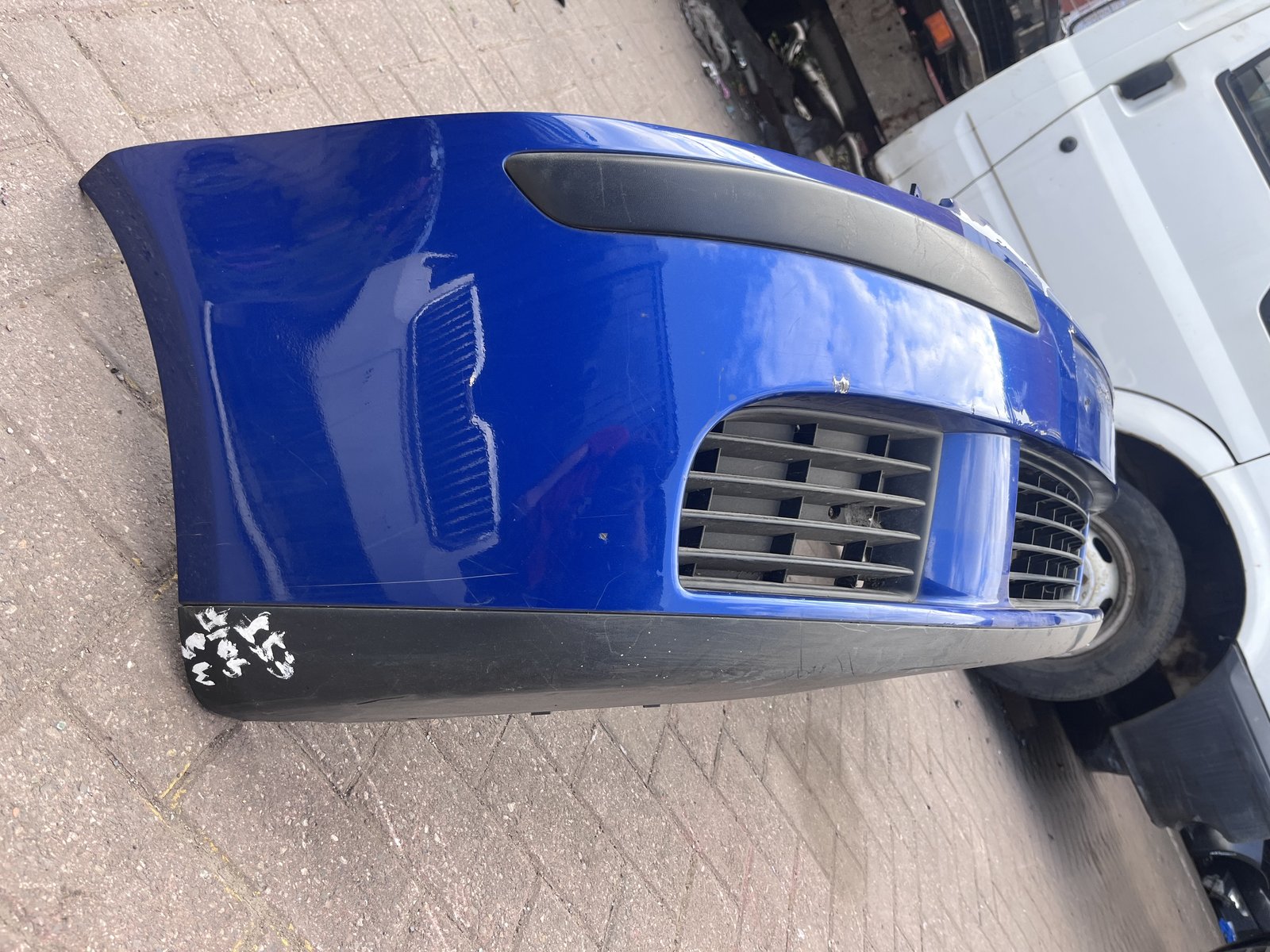 VW GOLF MK5 BLUE FRONT BUMPER BLUE G5J photo 6
